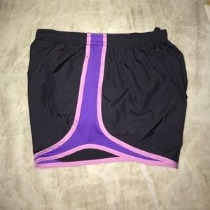 Nike women’s dry tempo shorts